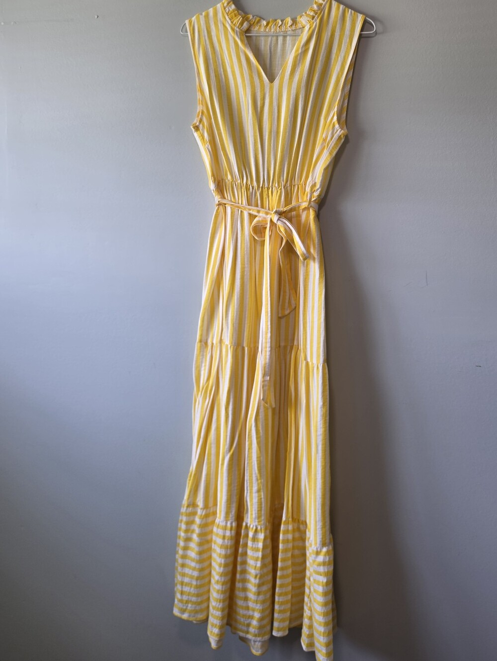 SHEIN Yellow & White Striped Home Accent